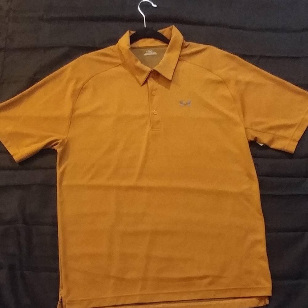 Men's Under Armour pull over with collar.